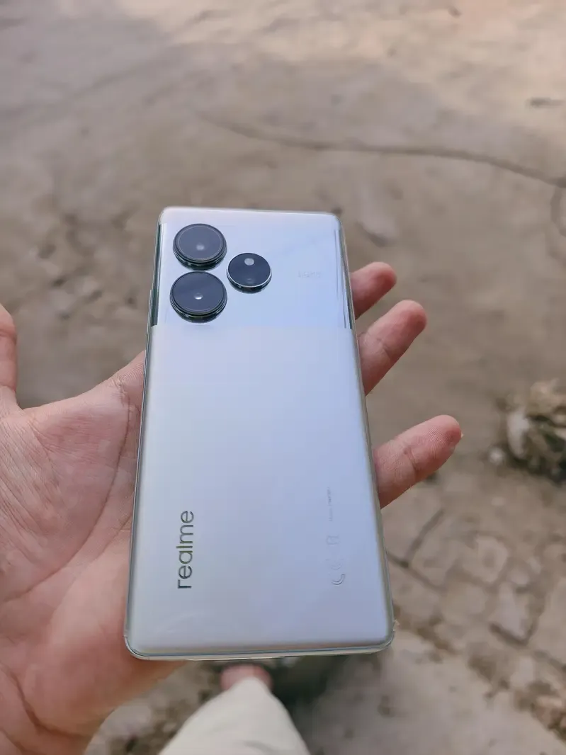 realme GT6