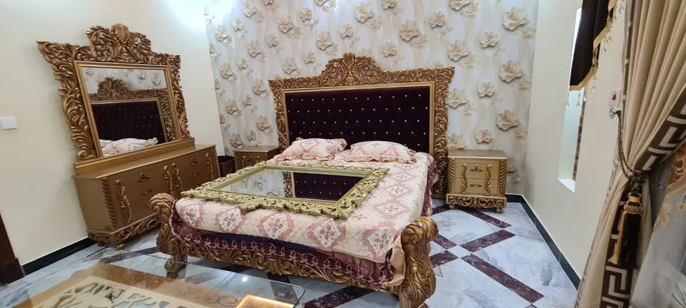 Gallery photo of Furniture Market