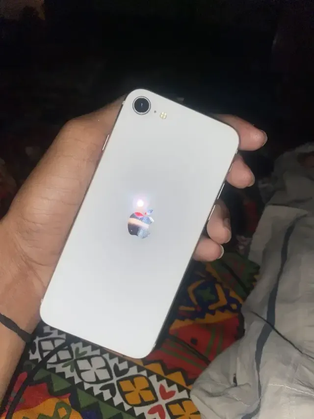 Apple iPhone SE